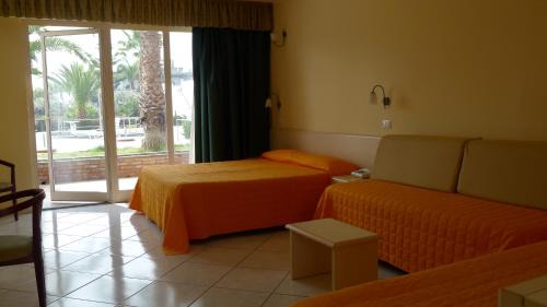 Fondachello Hotel | King's House Hotel Resort