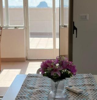 Mussomeli Apartment | Casa Manzoni- Appartamento con terrazzo in centro