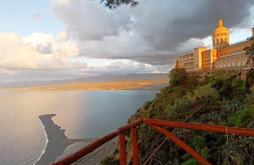 Tindari Apartment | "Il Gelso" in Villa G reco