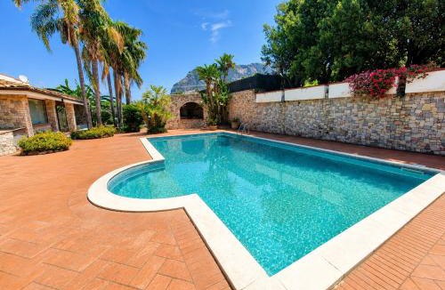 Cinisi Villa | Villa Magaggiari Pool & Beach