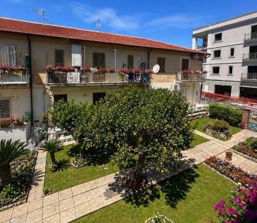 Siderno Marina Apartment | Appartamento con Cucina - Mare Blu Apartments and Rooms