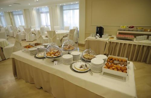 Recanati Hotel | Hellenia Yachting Hotel & SPA