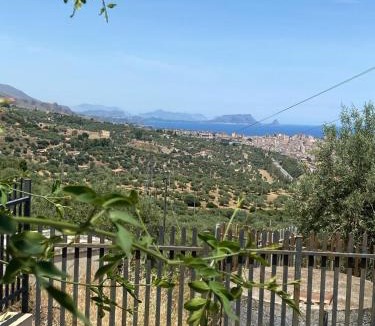 Termini Imerese House | Villino Eurako, villa in riserva naturale in montagna, a 5 Min dal mare
