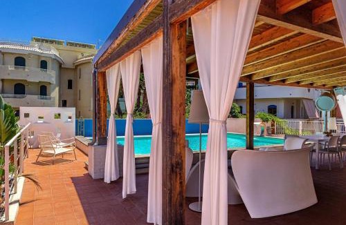 Recanati Apartment | Villa Cori with Private Pool near Taormina