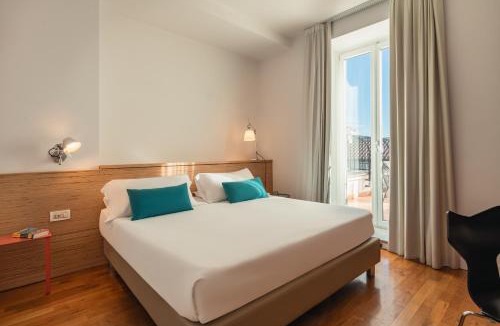 Historical Center Hotel | Hotel Piazza Bellini & Apartments