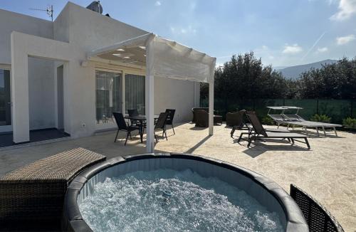 Castelluzzo Villa | Villa Tosto