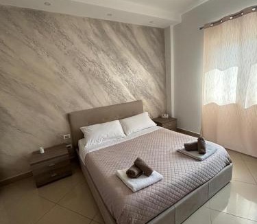 Leonforte Apartment | Casa vacanza Helios