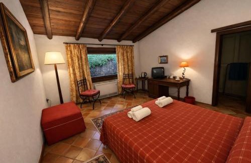 Ventimiglia di Sicilia House | Crapa Licca