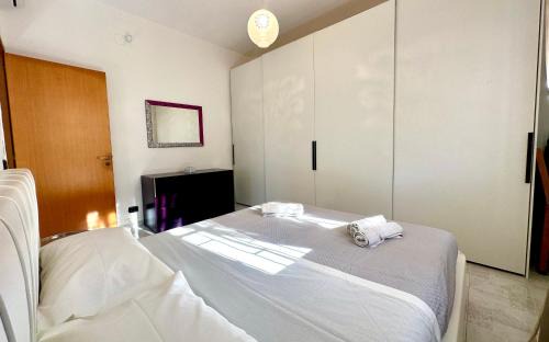 Arenella Villa | Villa Arenella 300m from Beach with Garden & Parking
