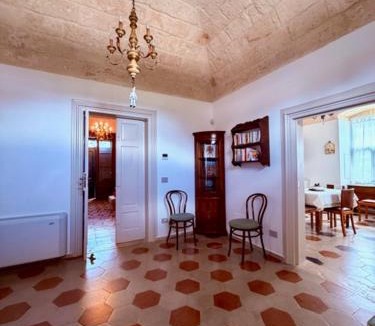Trani House | VIlla Monte D'Alba