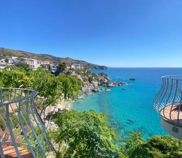 Caminia Villa | Villa Alcado