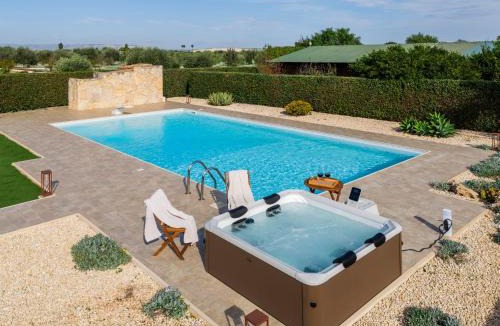 Syracuse Villa | Villa Sambucia - Private Sicilian Charm Villa - Outdoor Whirlpool & Solarium