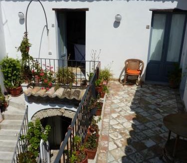 Roccella Jonica Bed & Breakfast | B&B Amphisya