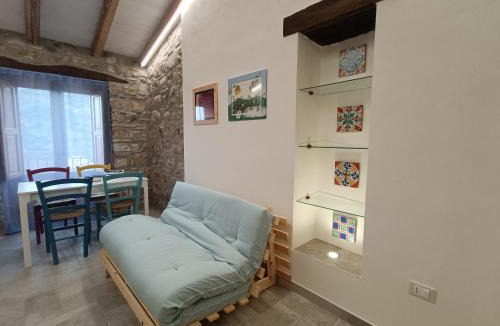 Caronia House | A Casuzza