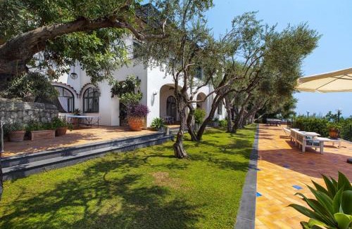 Arienzo Villa | Amore Rentals - Villa Lo Scoglio