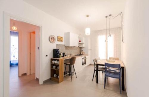 Capaci Apartment | Capaci Paradiso del mare, appartamento con 2 camere da letto, balcone, vicino a mare, metro e aeroporto Palermo