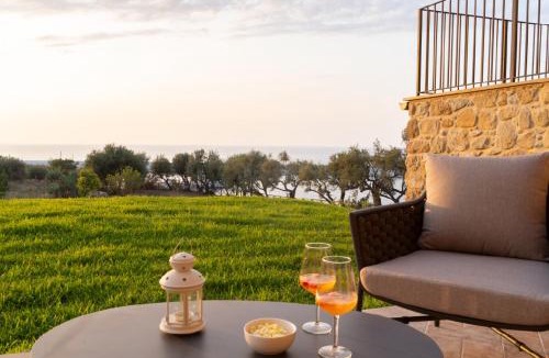 Capo d'Orlando House | Villa Vincenza - Deluxe Rooms con piscina vista mare