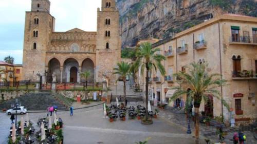 Campofelice di Roccella House | Holiday Homes