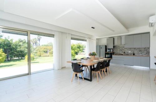 Santa Venerina Villa | Villa Persea