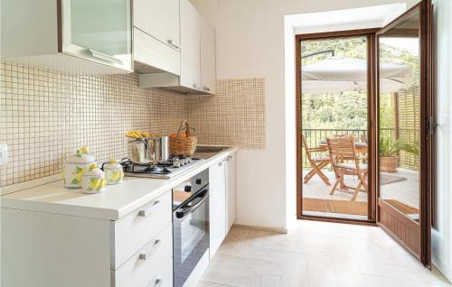 Torraca House | Amazing Home In Torraca With Wifi