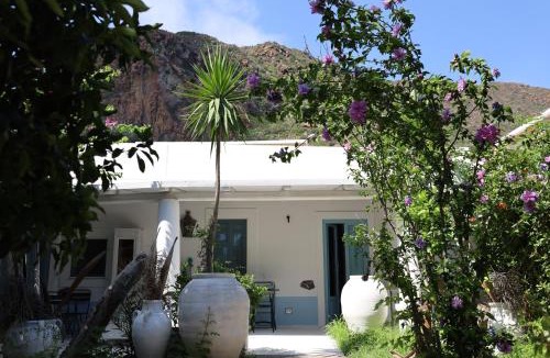 Panarea Bed & Breakfast | Art B&B