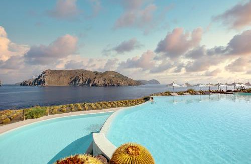 Vulcanello Hotel | Therasia Resort Sea and SPA - The Leading Hotels of the World