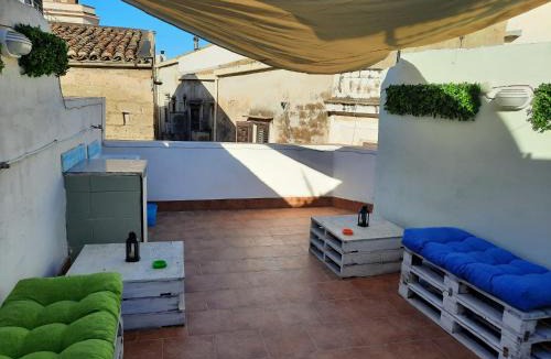Castellammare House | La terrazza sul vicolo