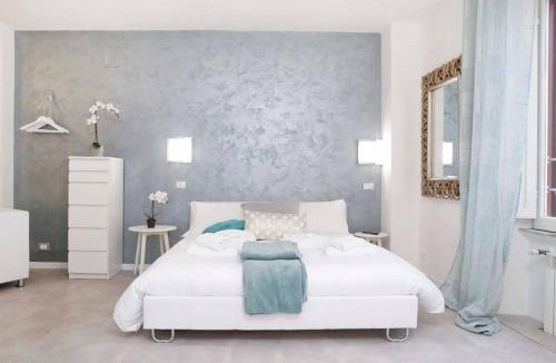 Trastevere Apartment | White Panoramic Jacuzzi Suite Trastevere