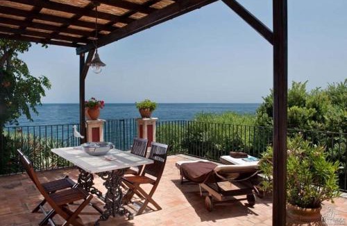 Torre Archirafi Apartment | Torre Archirafi Apartment Sleeps 5