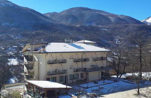 Castellafiume Hotel | Lo Scoiattolo