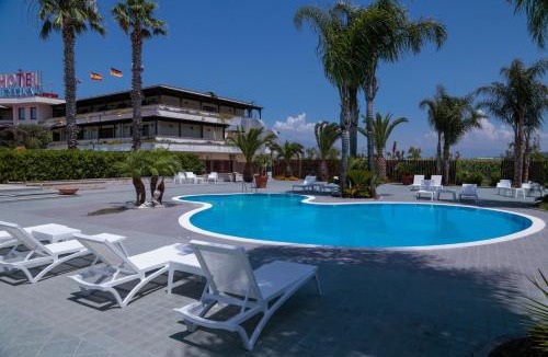 Capaccio Scalo Hotel | Perla Hotel e Garden - Free Parking and Pool - Open area with Beautiful view of the Landscape