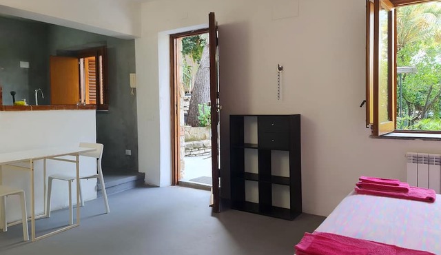 Nut House Apartment Near the sea in a Villa With Garden