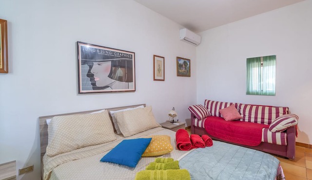 Accessible Villa "Franca Zona Arenella" with Private Terrace & Wi-Fi