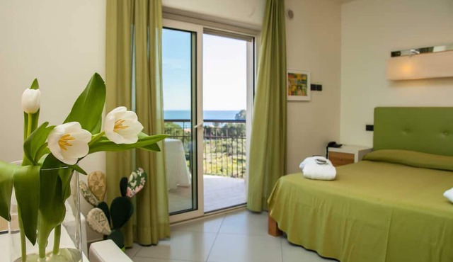4 Spa Resort Hotel