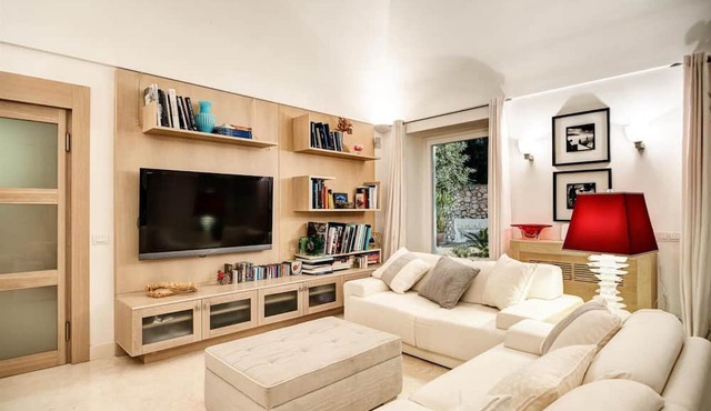 Villa Bougainvillea - Luxury Capri Villa With Views