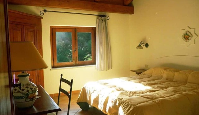 panoramic Manderino suite with park and pool in Santa Flavia