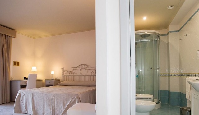 Hotel Tritone