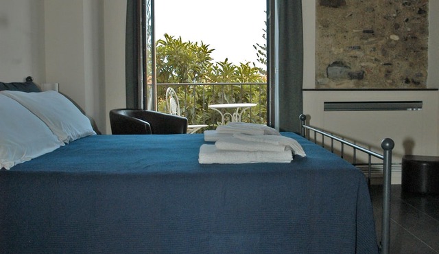 Castello D'Alcontres B&B