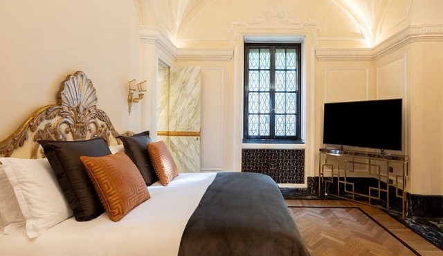 Decadent Experience In The Pinciano District Of Rome in Roma