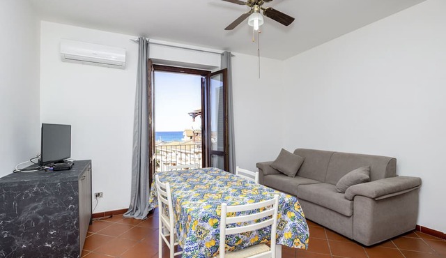Apartment "In Villa Domenica 2" with Sea View, Balcony & Wi-Fi