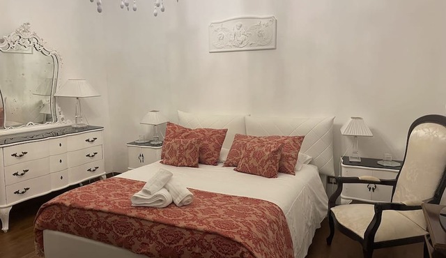 Loft in centro storico-30 mt dalla piazza Duomo