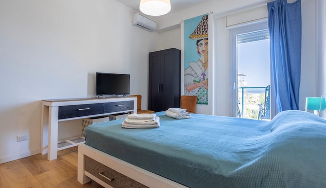 Holiday Apartment "The View Of The Sea" near Beach with 2 Balconies & Wi-Fi
