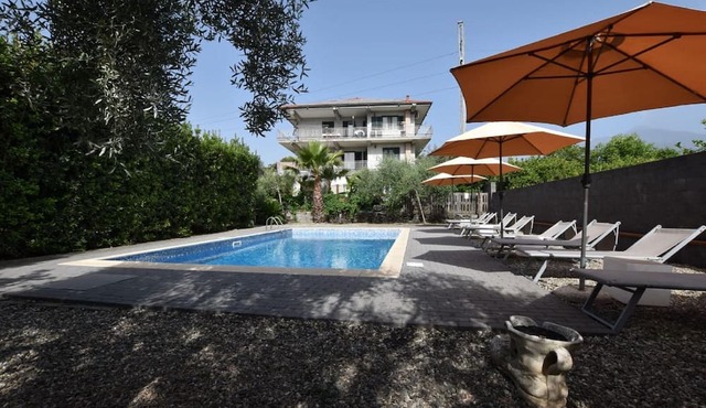 Apt Villa for families