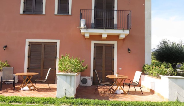 Studio with private terrace, sea view pool and wifi