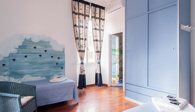 Bright, large, beautiful apartment close to Trastevere Station in Roma