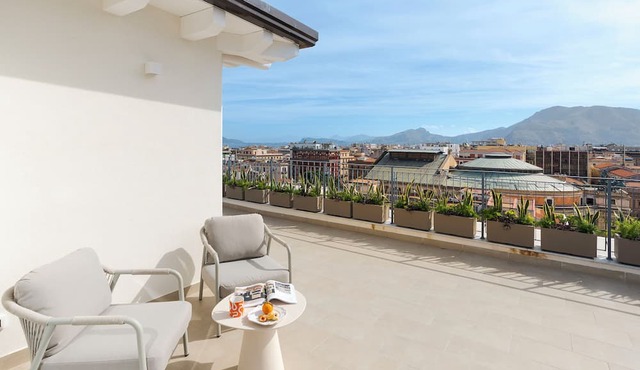 Skyline Penthouse - Panoramic Views Over the Heart of Palermo