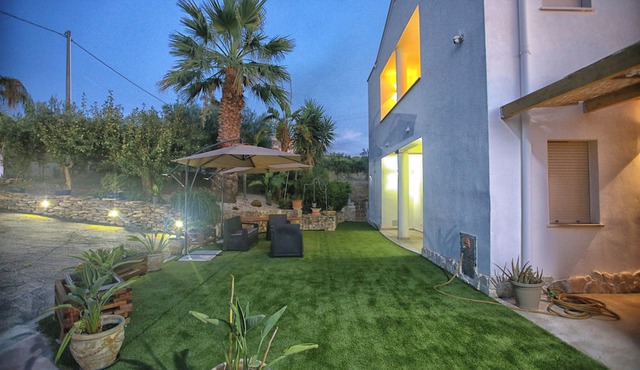 Detached villa, just 5 minutes from the beach