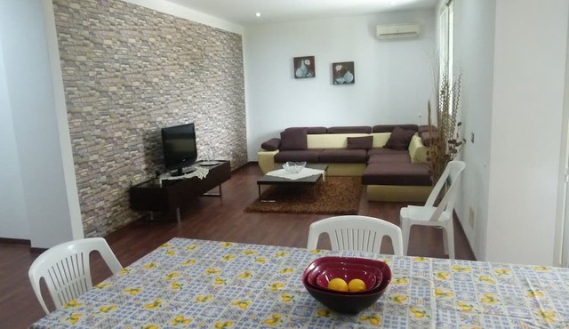 Villa Aurora - Apartment in villa with pool