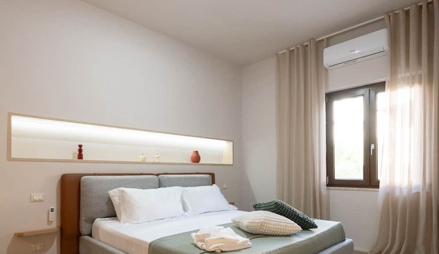 FLOS: stay different, stay FLOS