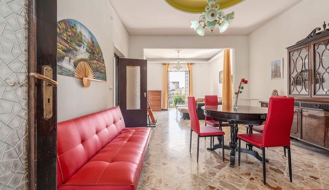 Apartment 'Large Martini' with Mountain View, Wi-Fi and Air Conditioning